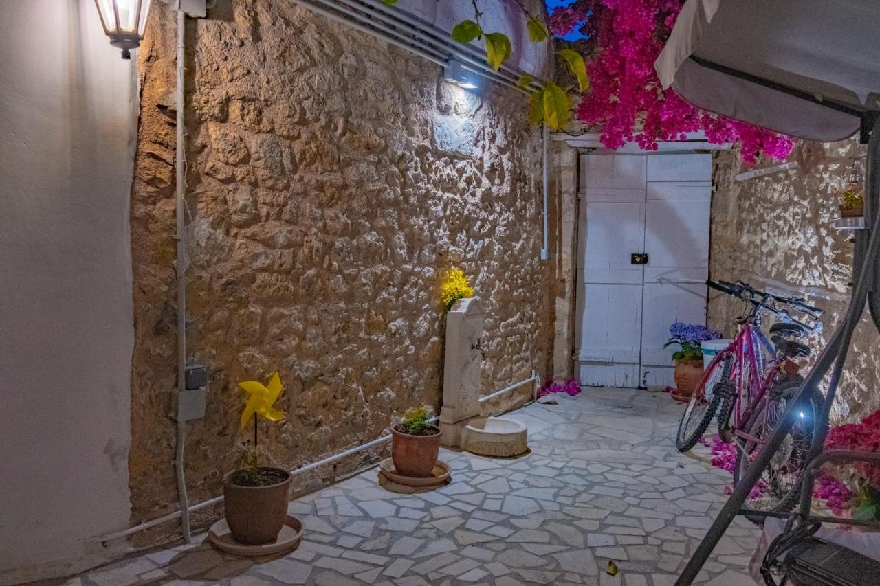 The Venetian Walls 'Central House With Private Courtyard - Charmy & Cheap' Ηράκλειο Κρήτης Εξωτερικό φωτογραφία
